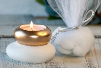 Διπλό χυτό βότσαλο λευκό χρυσό με κερί για μπομπονιέρα